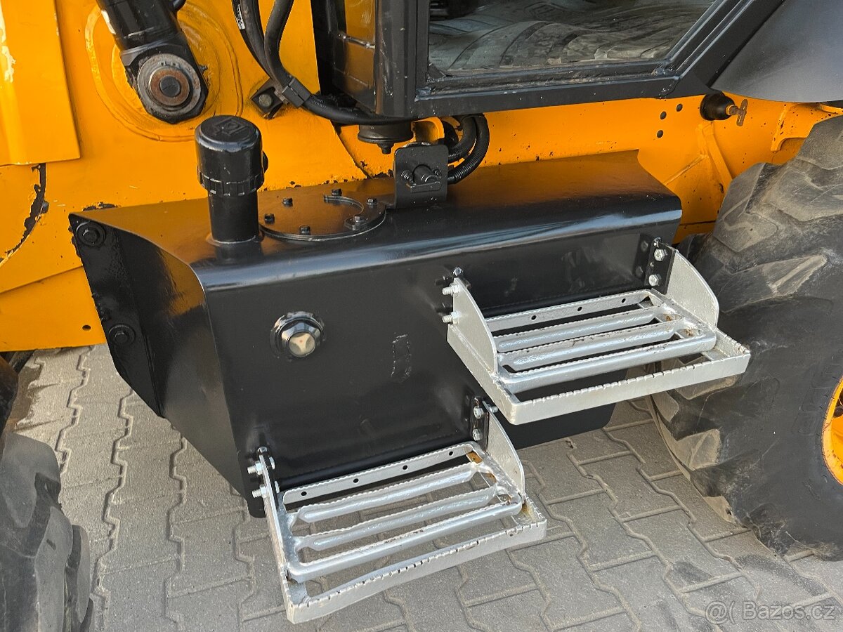 Rýpadlo-nakladač JCB 2CX Streetmaster, 3CX Compact - 11
