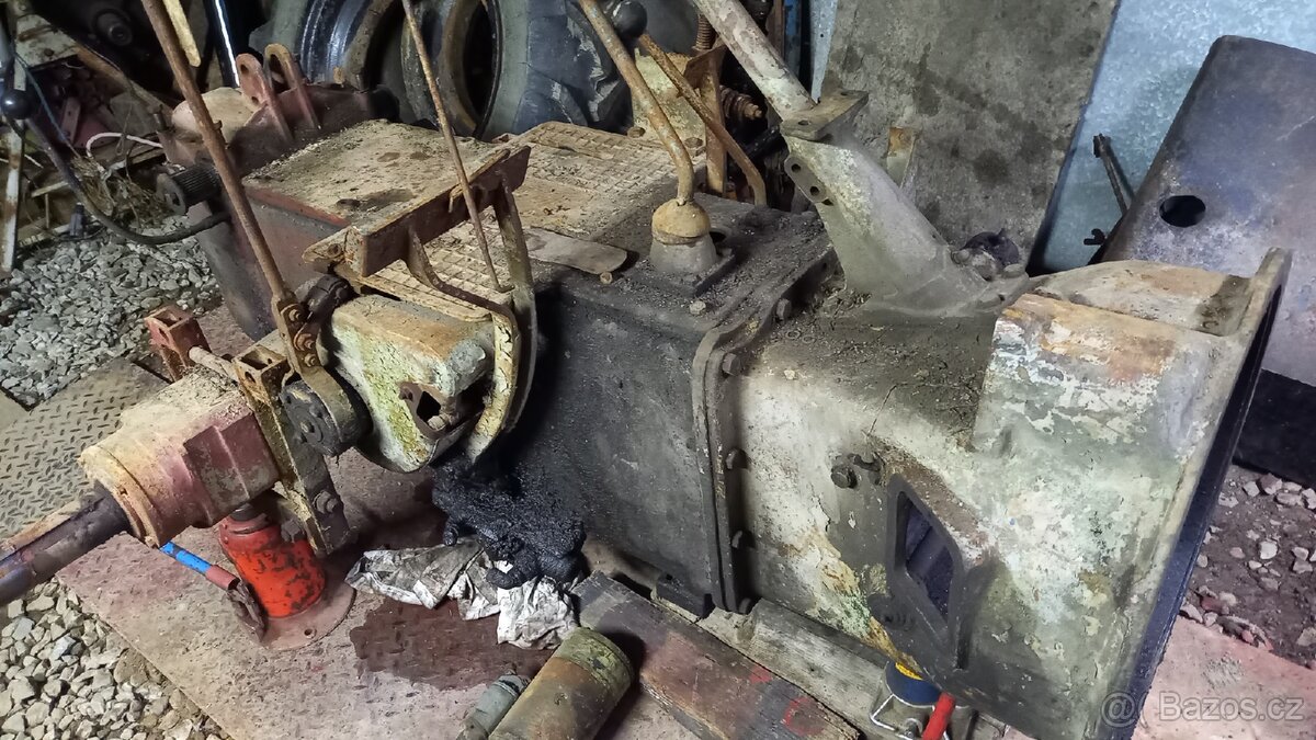 Zetor 25A-motor - 11