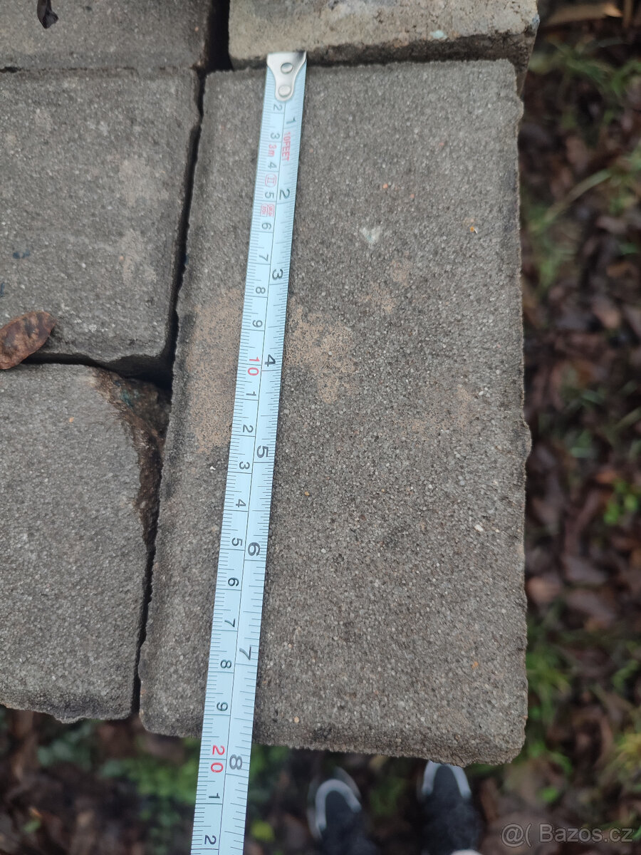 Dlažební betonové kostky / zámková dlažba přírodní 20x10x8cm - 11