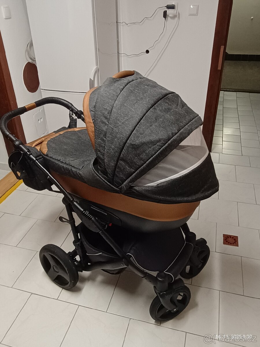 Kočárek Camarelo Baleo - 11