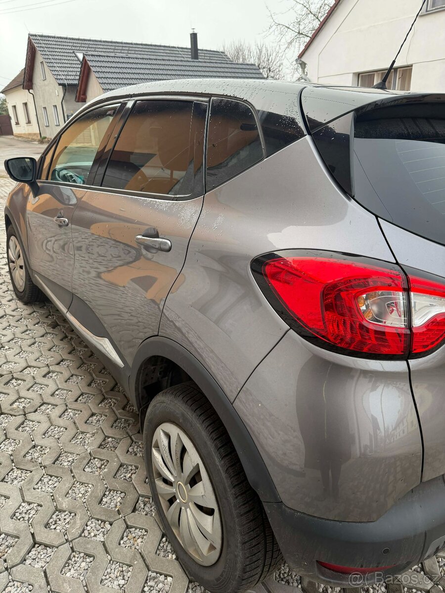 Renault Captur Hatchback 0,9 66kW 2015 naj.:114000 - 11