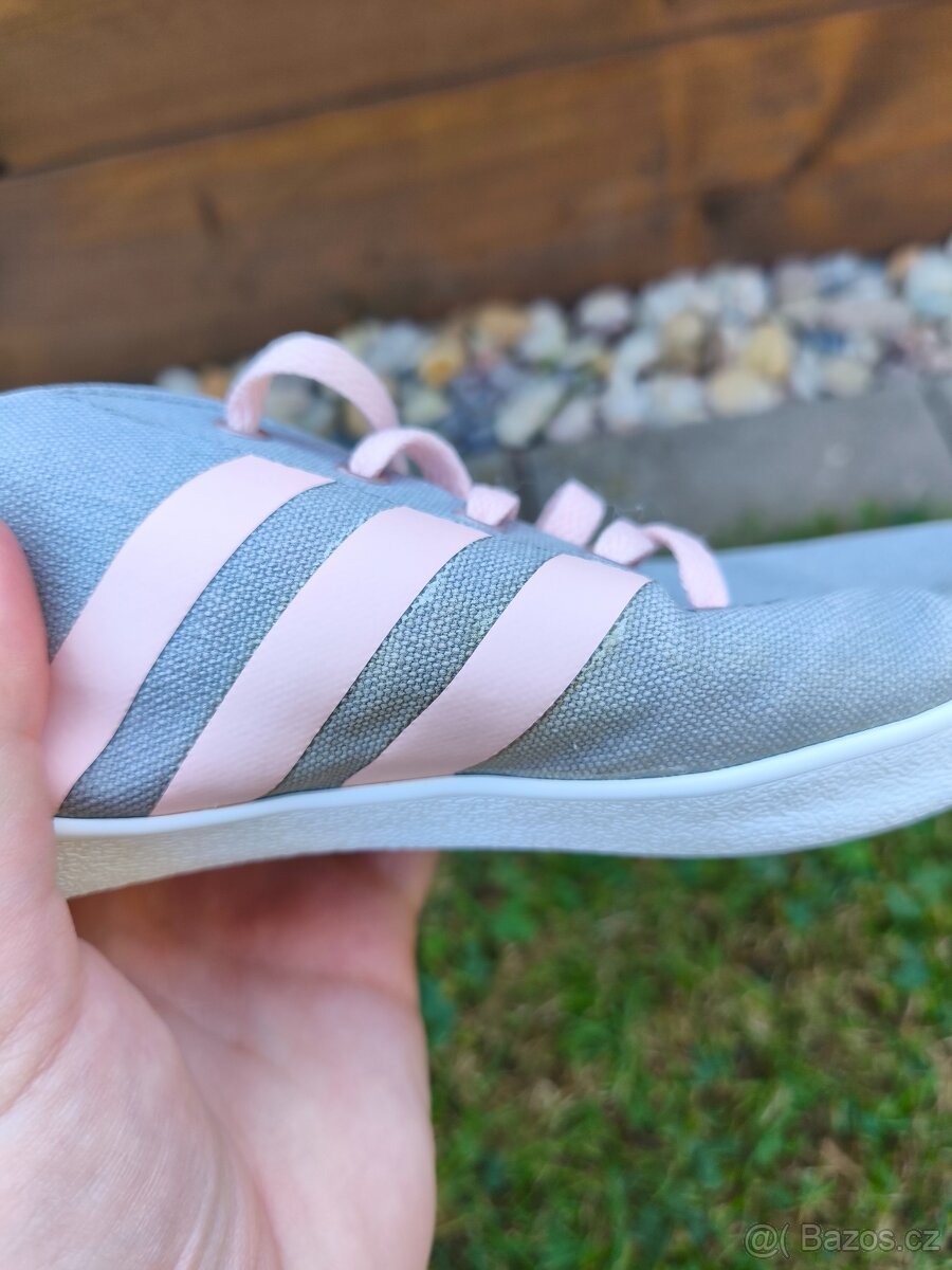 Dámské boty ADIDAS šedé ve vel. 40 - 11