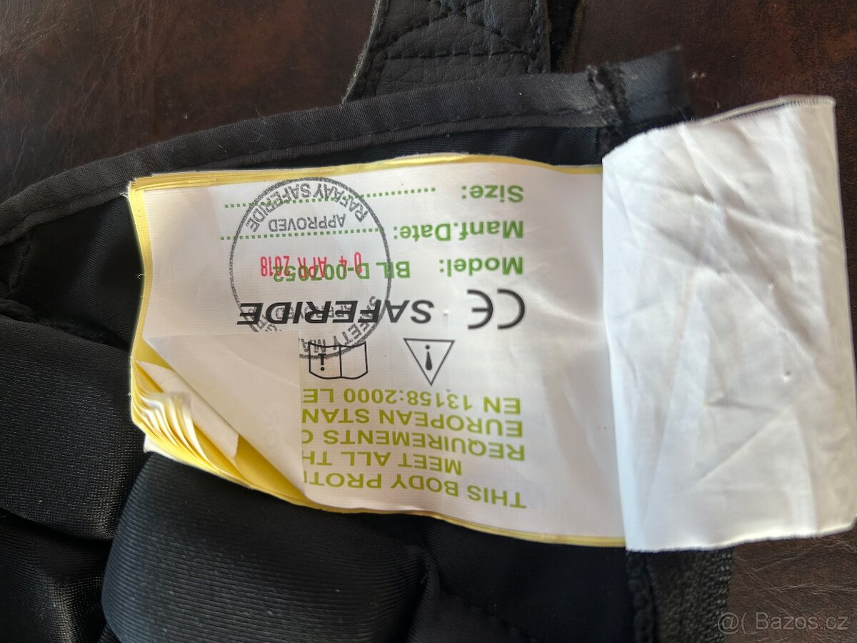 Bezpečnostní vesta na koně, 2x boty, helma, chapsy - dětské - 11