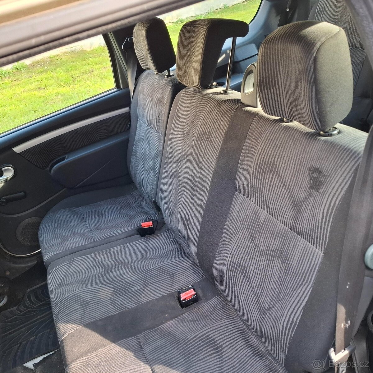 Dacia Logan 1,6 7míst, závěs, BA - 11