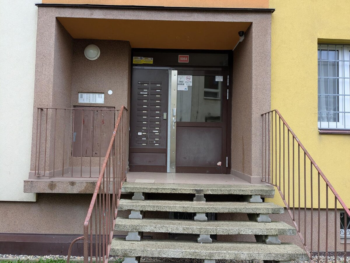 Pronájem bytu 1+1, v ulici Písečná 5064 v Chomutově - 11