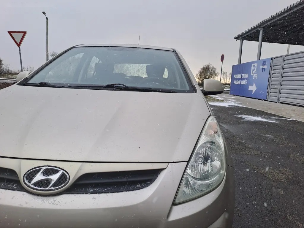 Hyundai i20, 1.2i 57KW 2.MAJ NOVÁ STK - 11