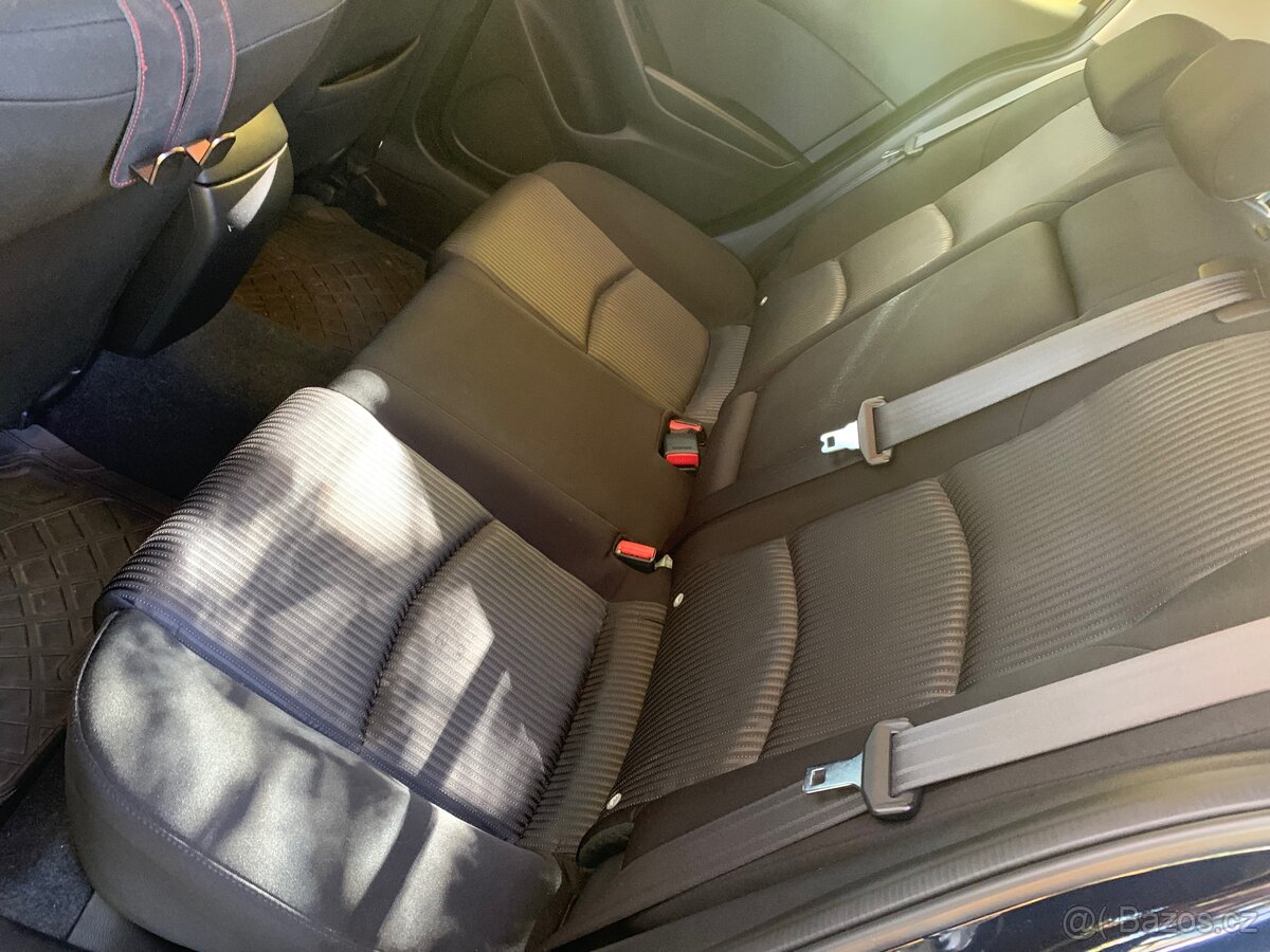 Mazda 3 koupená nová v ČR najeto 80tis.km - 11