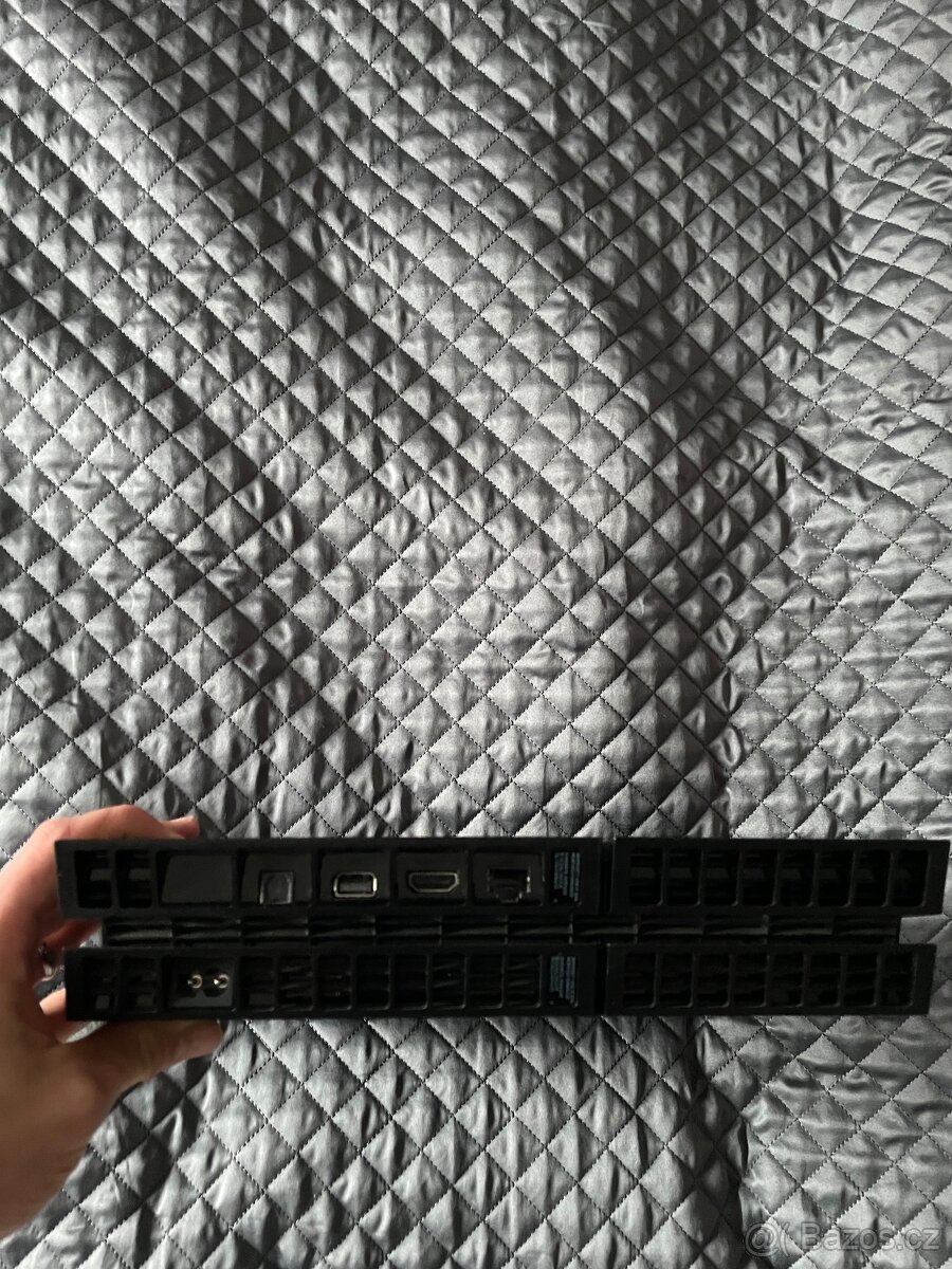 Prodám ps4 500GB+2 ovladače+8her - 11