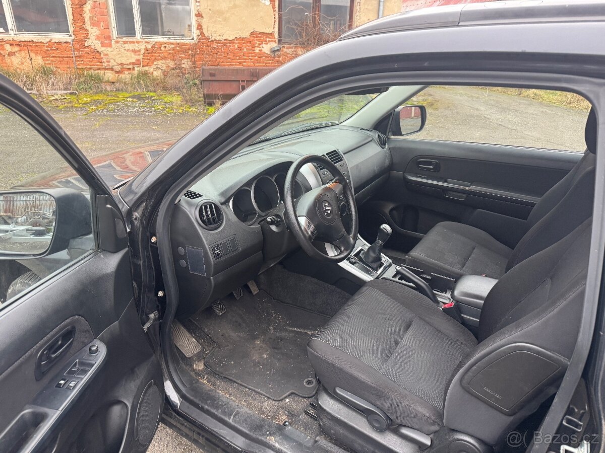 Prodám Suzuki Grand Vitara 1,6 benz rv 09 - 11