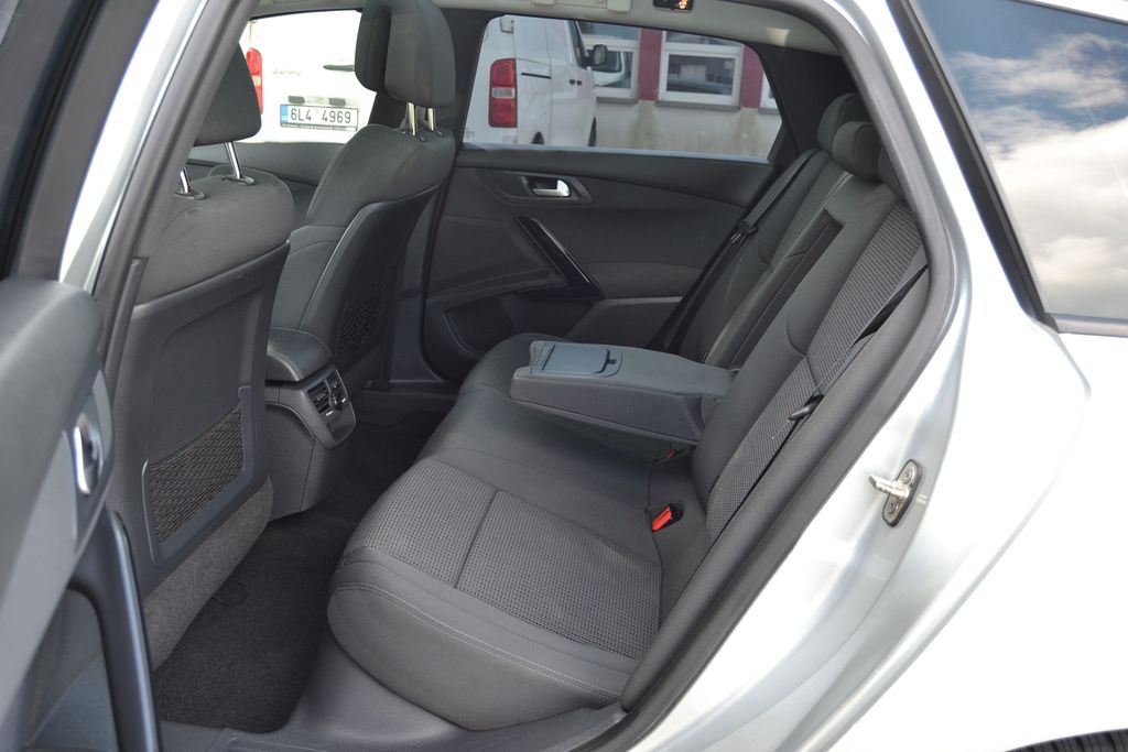 Peugeot 508 2.0 HDi 103kW Active Panorama kombi - 11