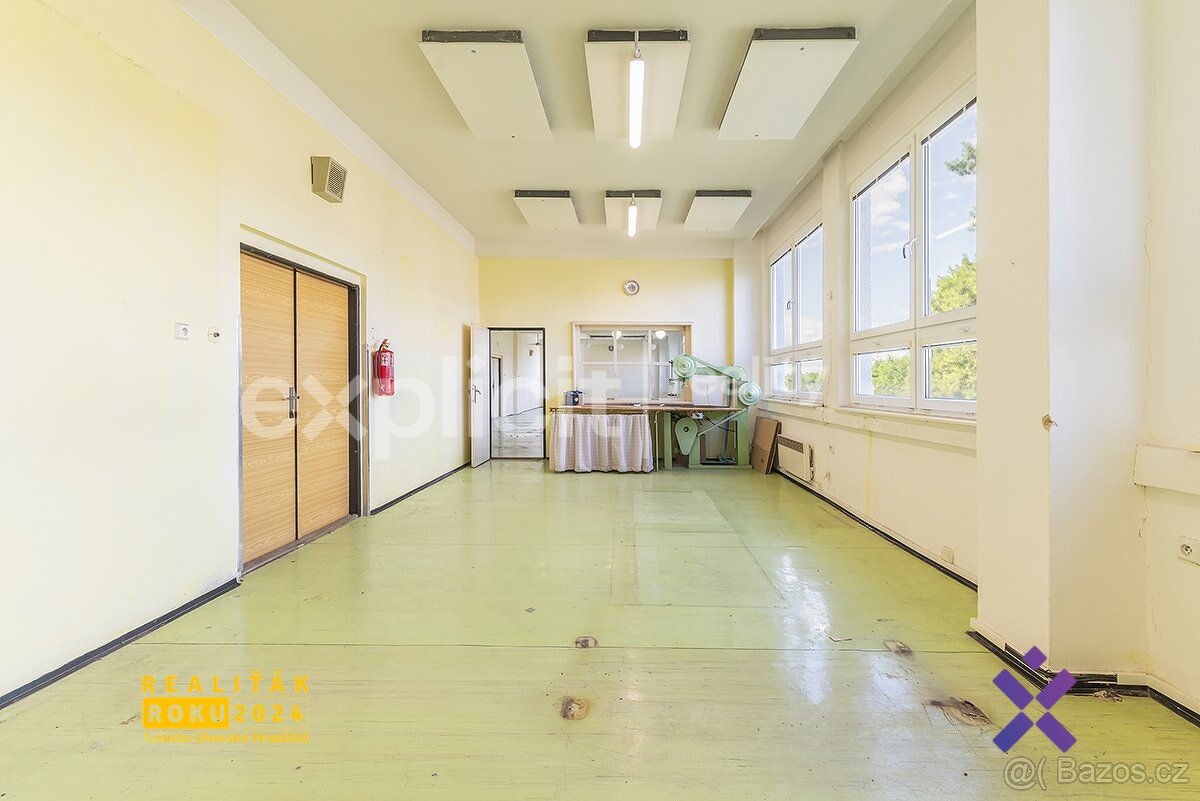 Prodej komerčního objektu - lehká výroba, sklady s rampou, k - 11