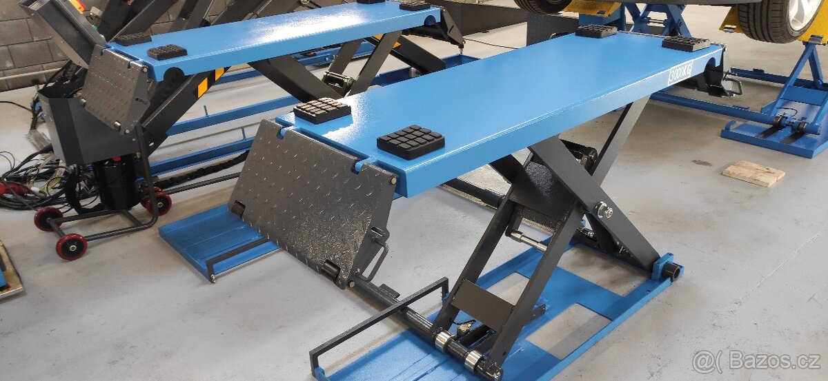 Mobilní nůžkový zvedák,zdvih 3000kg/1m ZÁRUKA - 11