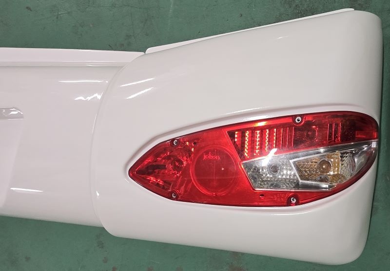 Prodám zadní nárazník na obytné vozidlo FIAT či karavan - 11