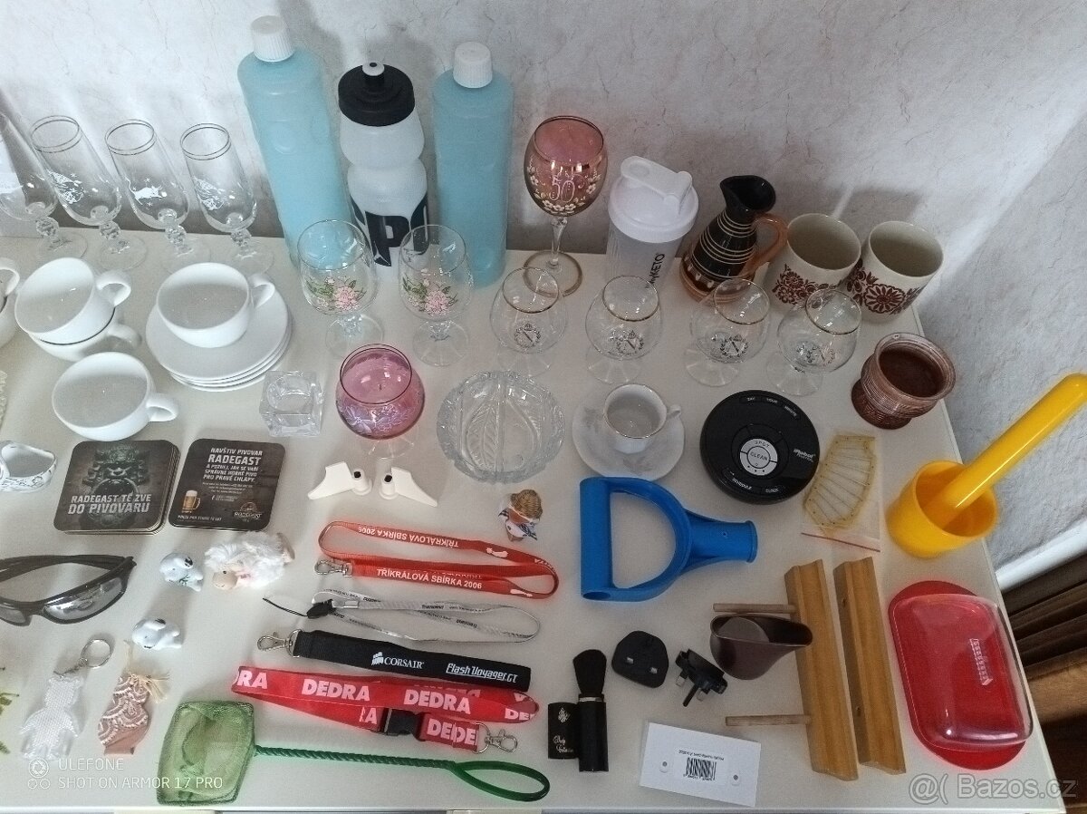 Mix do domácnosti, sklenice, brýle, hodiny, hrníčky, popelní - 11