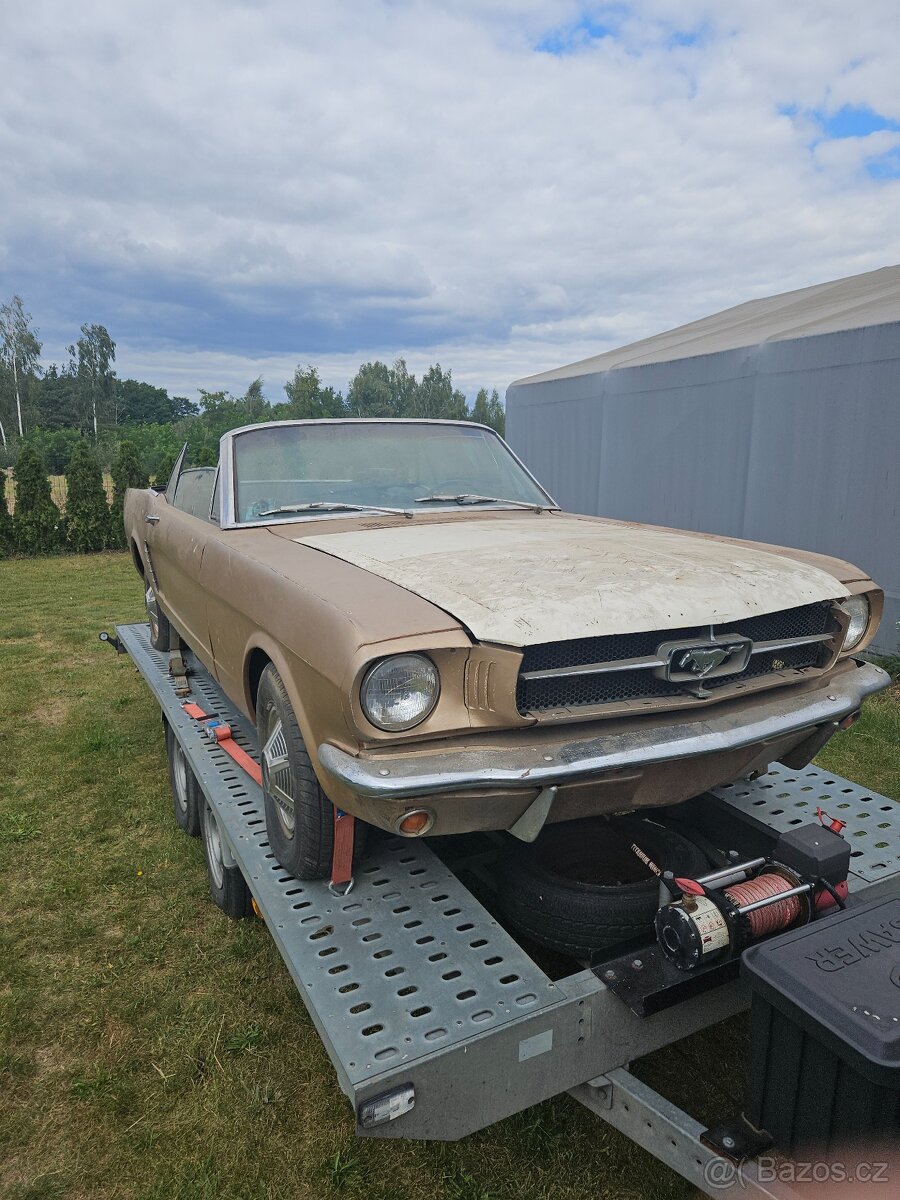 Ford Mustang V8 Cabriolet - 11
