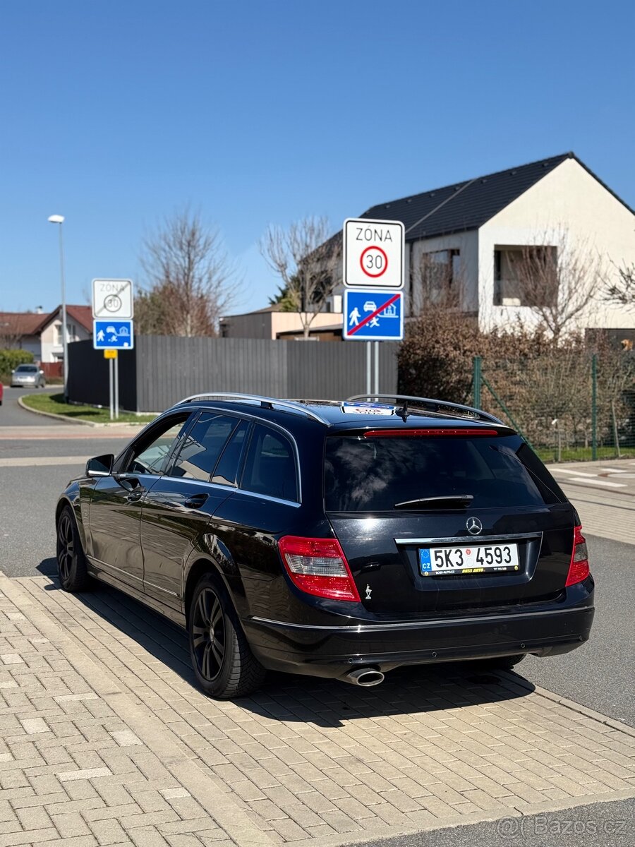 Mercedes-Benz C-Class W204 - 11