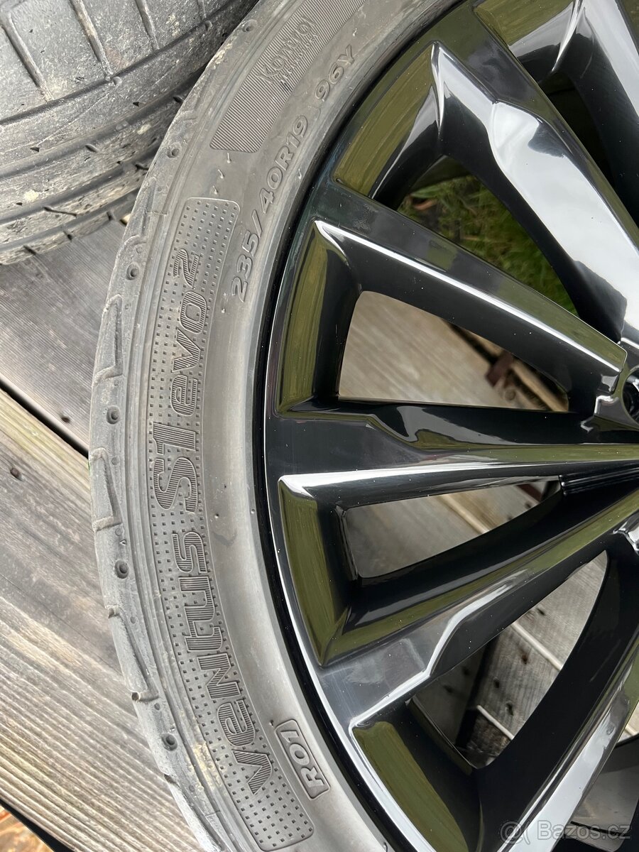 5x112 r19 et44 trinity Superb - 11