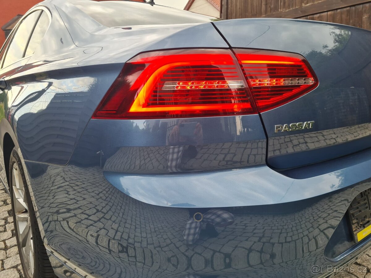 Volkswagen Passat, R-LINE 140kW HIGHLINE S, DPH - 11