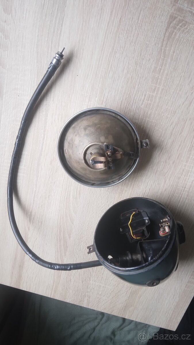 Prodám kompletní světlomet na motocykl ČZ 150C - 11