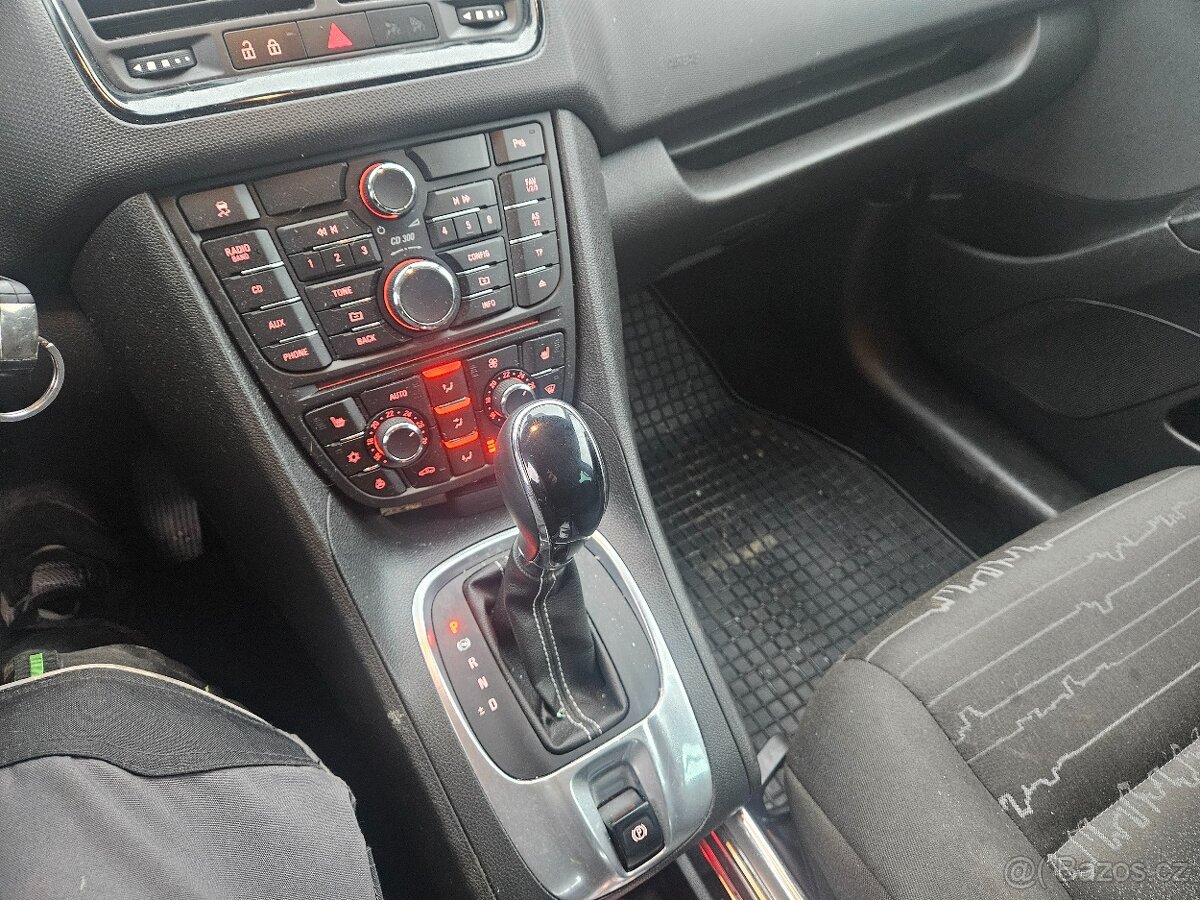 Opel Meriva 1.4T 103kw LPG automat 2015 - 11