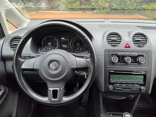 VW Caddy Maxi 1.6 TDI,Roncalli,7.míst,1.maj.serviska,tažné - 11