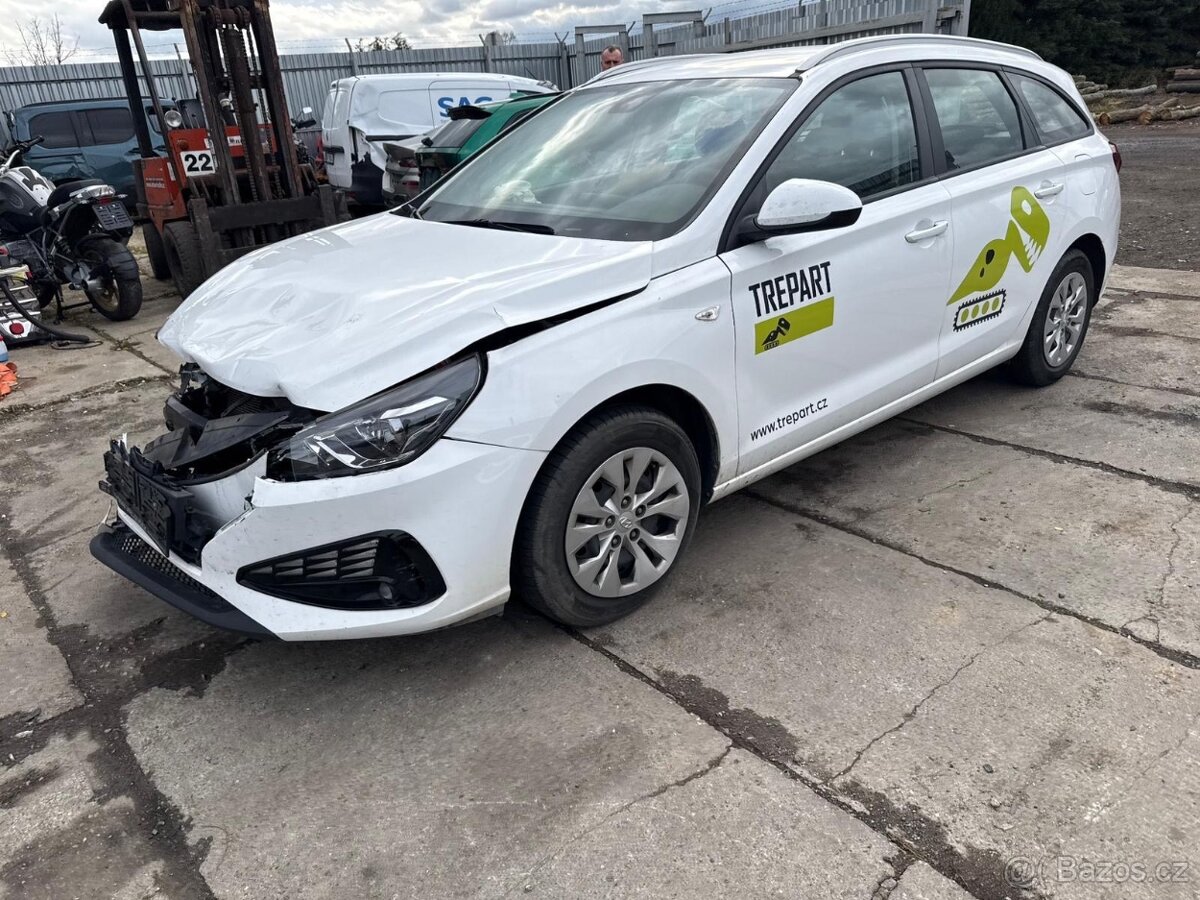 Hyundai I30 1.5i start plus pojizdne 2022 - 11