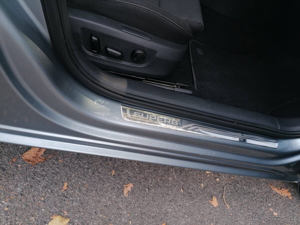 ŠKODA SUPERB 2,0TDi 110kw DSG GPS Panorama Xenon 2016 - 11