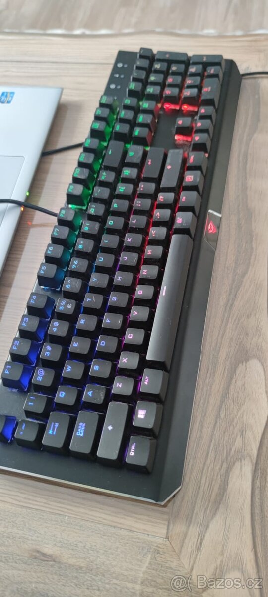mechanická herní klávesnice Trust GXT 890 Cada. - 11