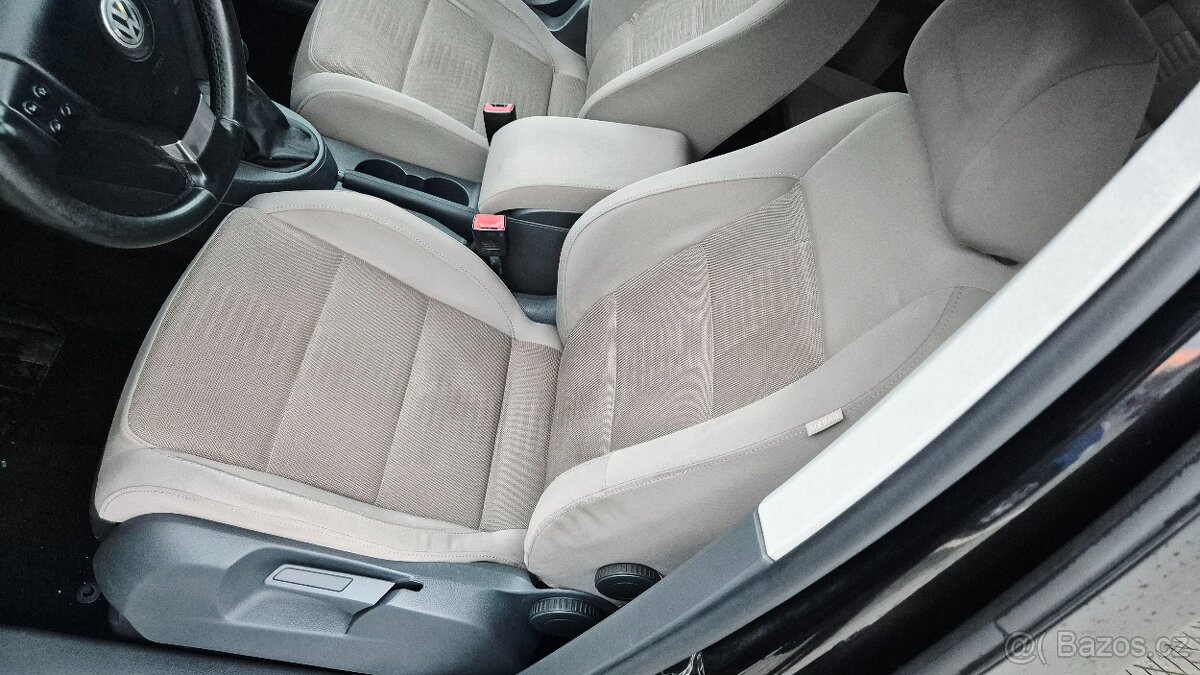 Volkswagen Touran - 11