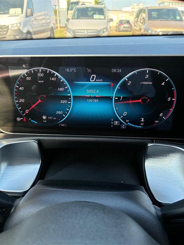 Mercedes-Benz GLB 220d 4MATIC - 11