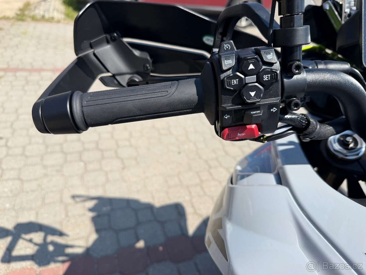 Benelli 902 Stradale - 11