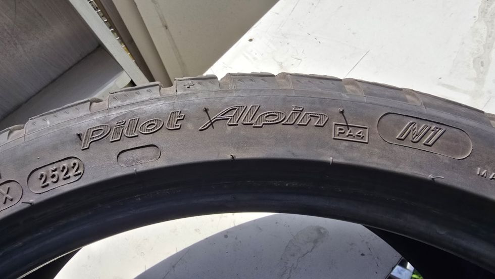 Zimní pneu 245/35/20 Michelin - 11