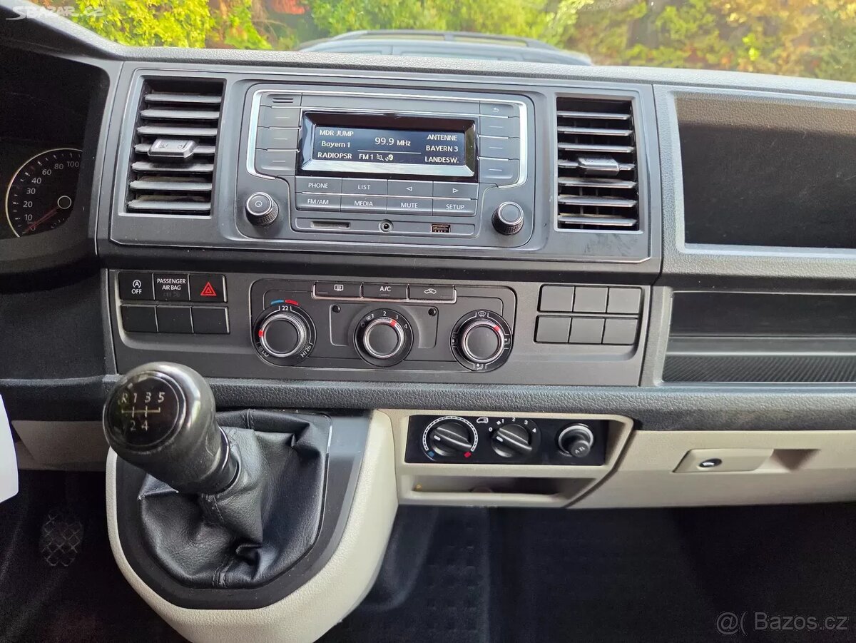 VW T6 Transporter 2.0 TDI 75kW, 8.míst, 2017, ČR - 11