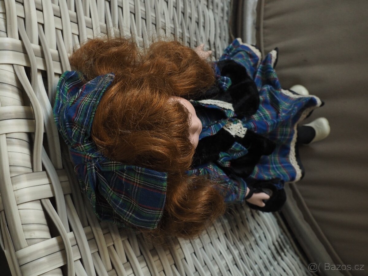 Porcelánová panenka - kárované sestry - 11