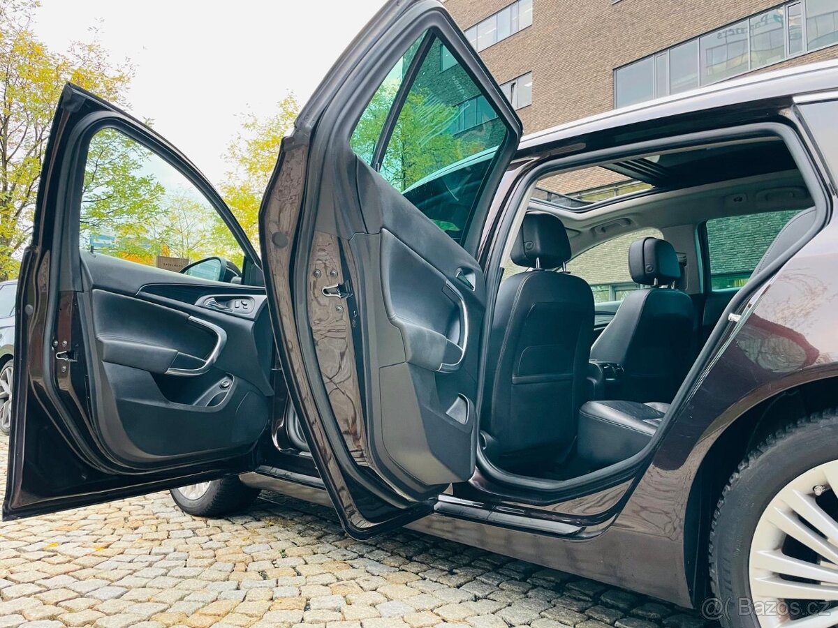 Opel Insignia 2.0CDTi 120KW AUTOMAT LED SERVISKA TAŽNÉ - 11