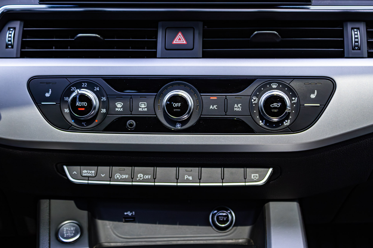 Audi A4 Avant 45 3.0 TDI S line quattro tiptronic / TOP STAV - 11