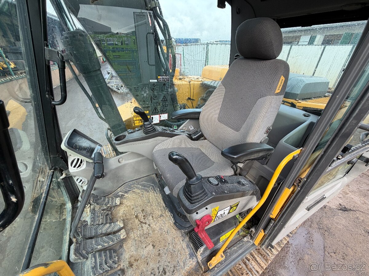 Pásové rypadlo Volvo EC140DL - 11