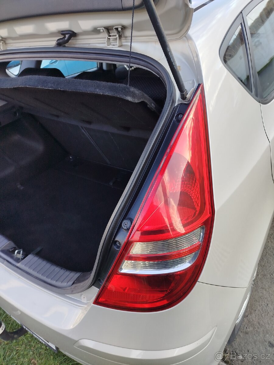 Hyundai i30 1.6 crdi - 11