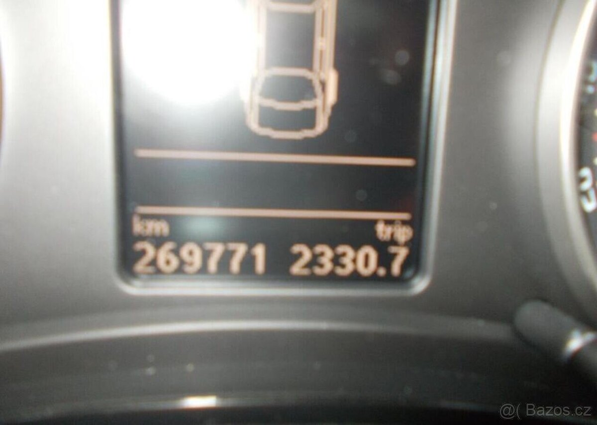 Škoda Octavia 1,6TDI nafta manuál 77 kw - 11