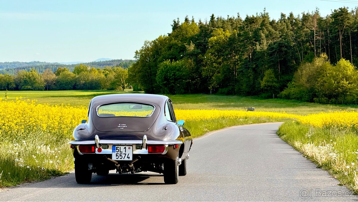 🏁 Jaguar E-Type Series 2 4.2 2+2 (1970) - 11