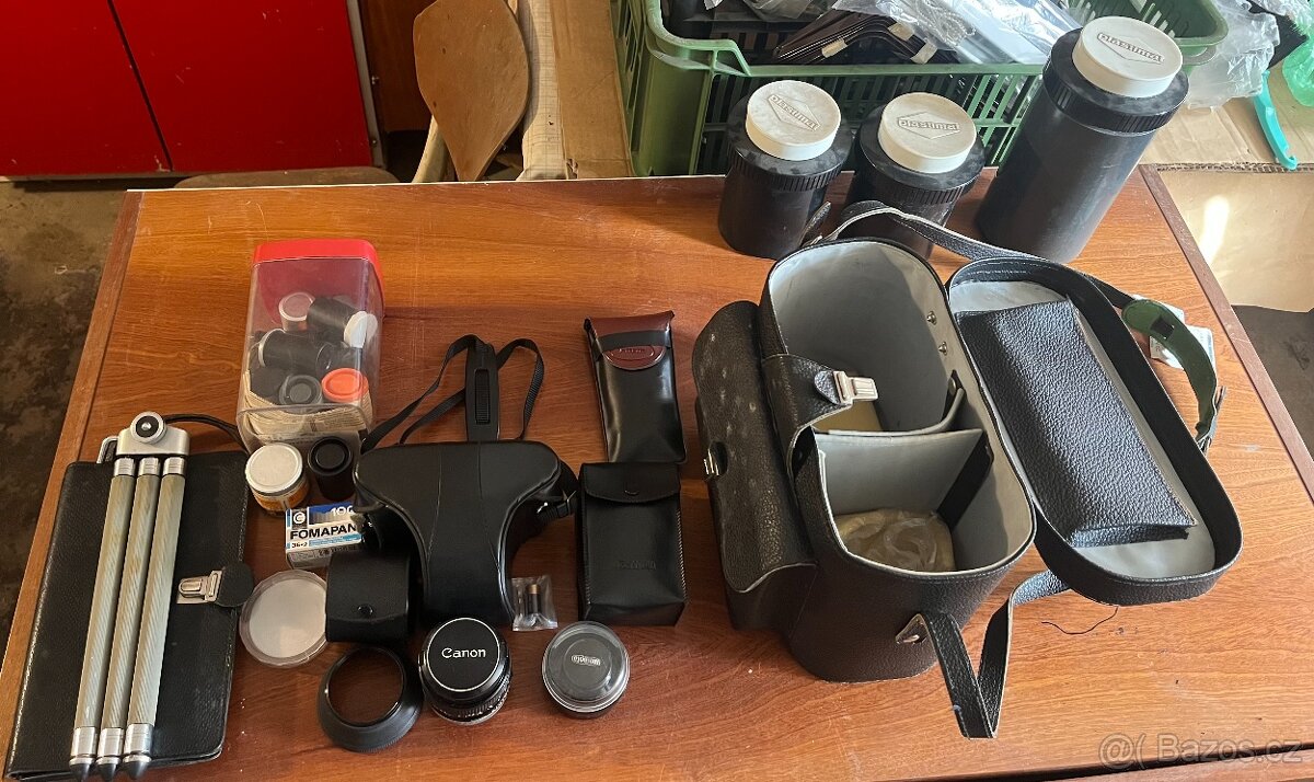 Zrcadlovka CANON A1 včetně příslušenství - 11