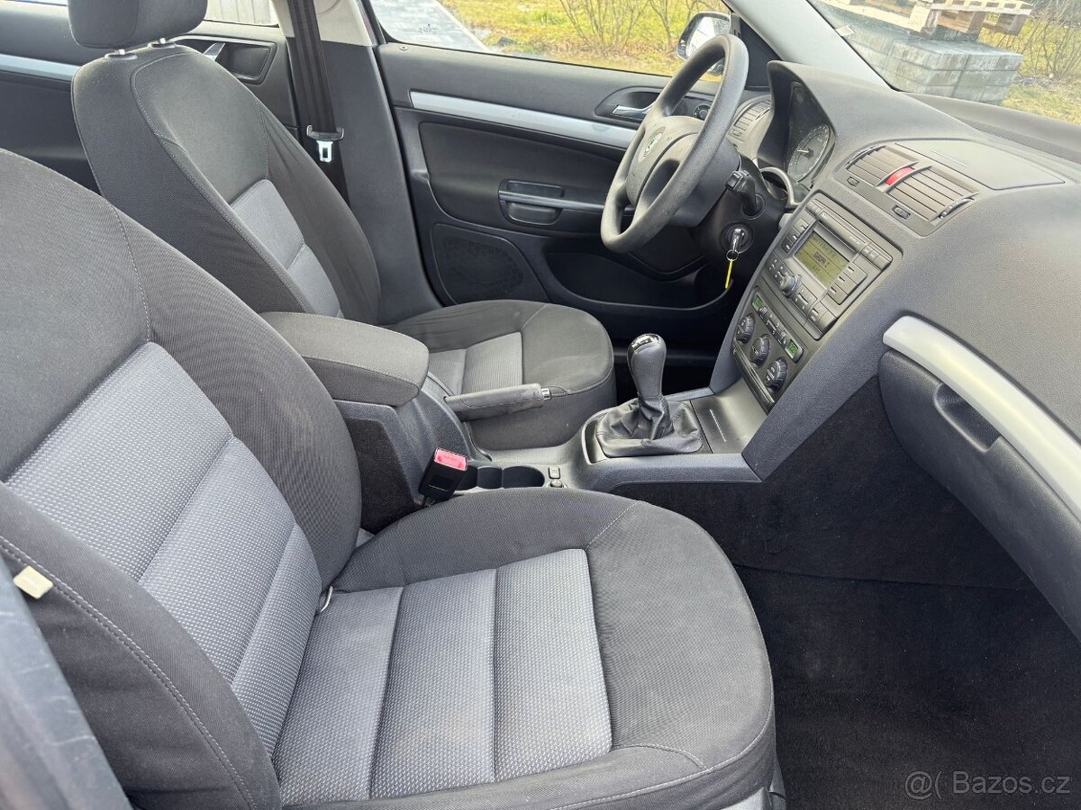 Škoda Octavia II kombi 1.6 benzin - 11