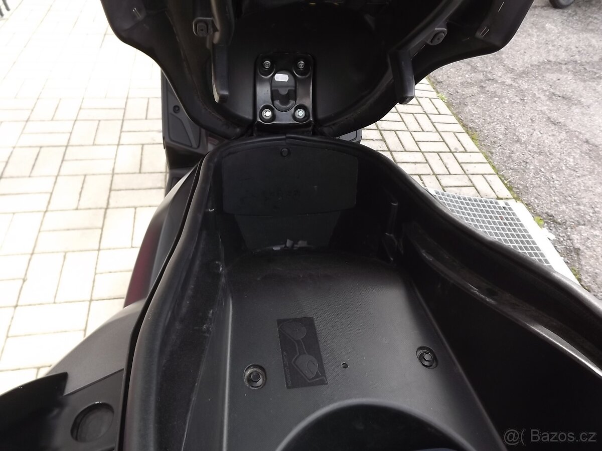 Yamaha X-Max 400 - 11