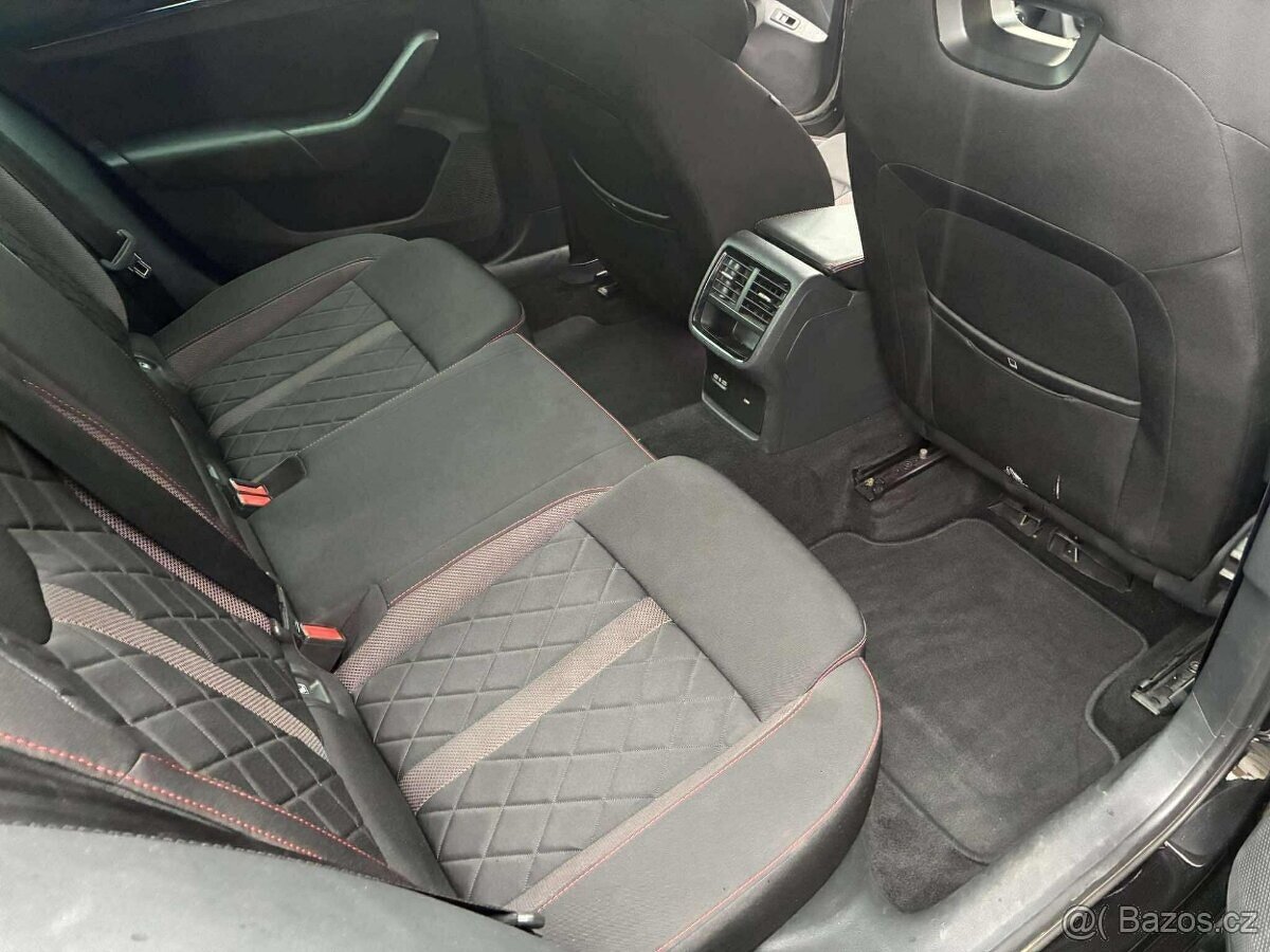 Škoda Octavia 4 combi RS - 11
