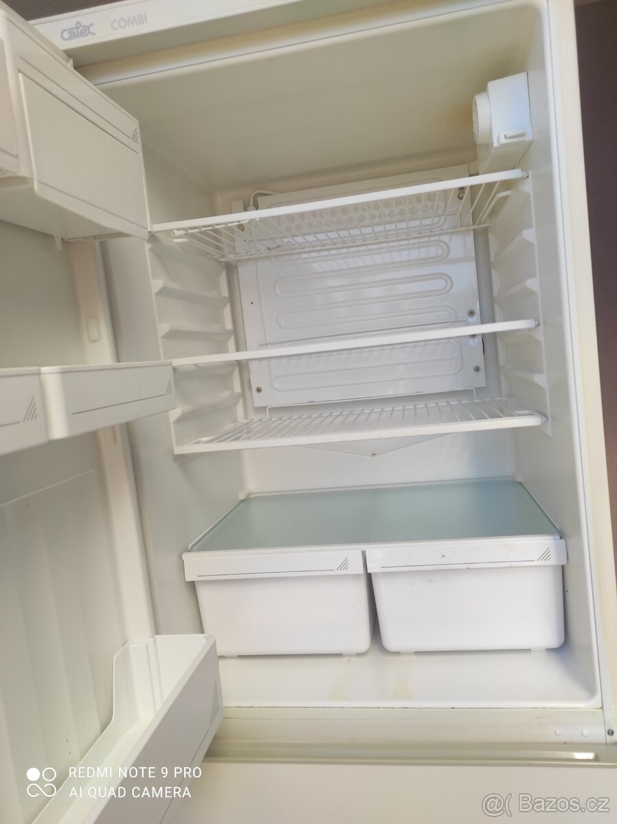 Velká lednice s mrazákem - 11