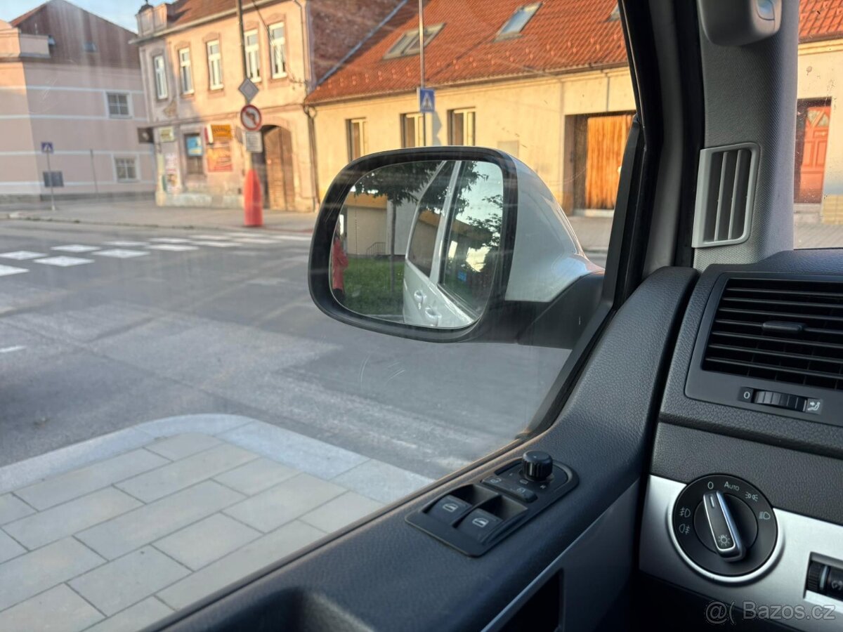 VW Multivan 2,0TDi-132kw-4x4-Higline - 11