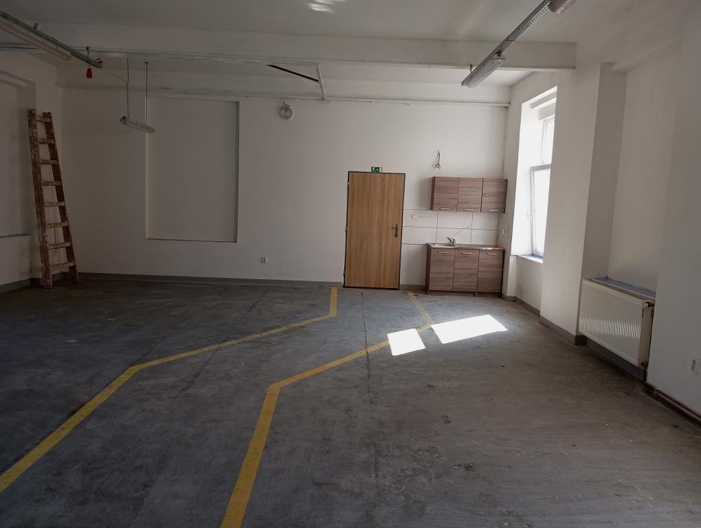 Pronajmu skladovací/výrobní/kancelářské prostory v Aši - 11