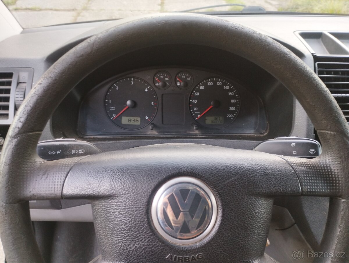 VW TRANSPORTÉR T5 2.5 TDI 96 KW R.V.2006 - 11