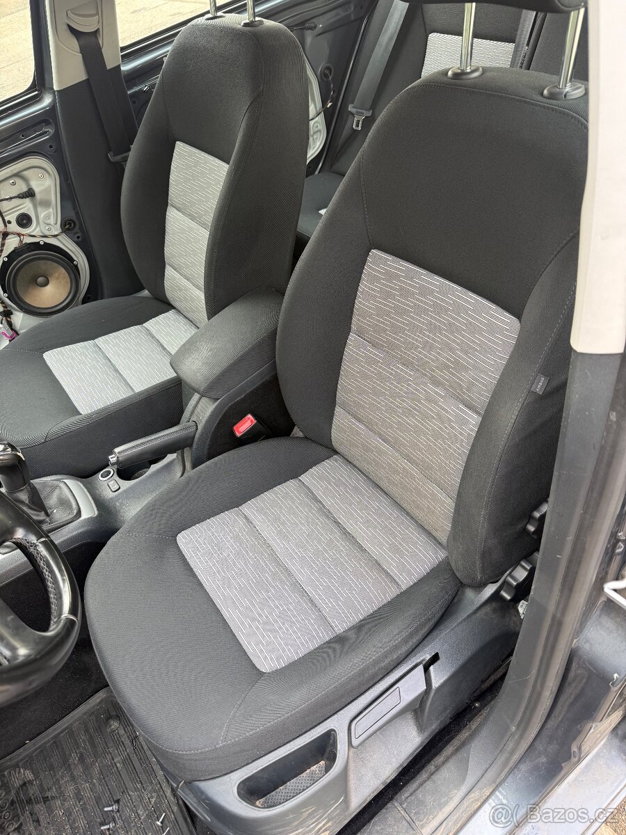 Zadní část + světlý interiér Octavia 2 Facelift - 11