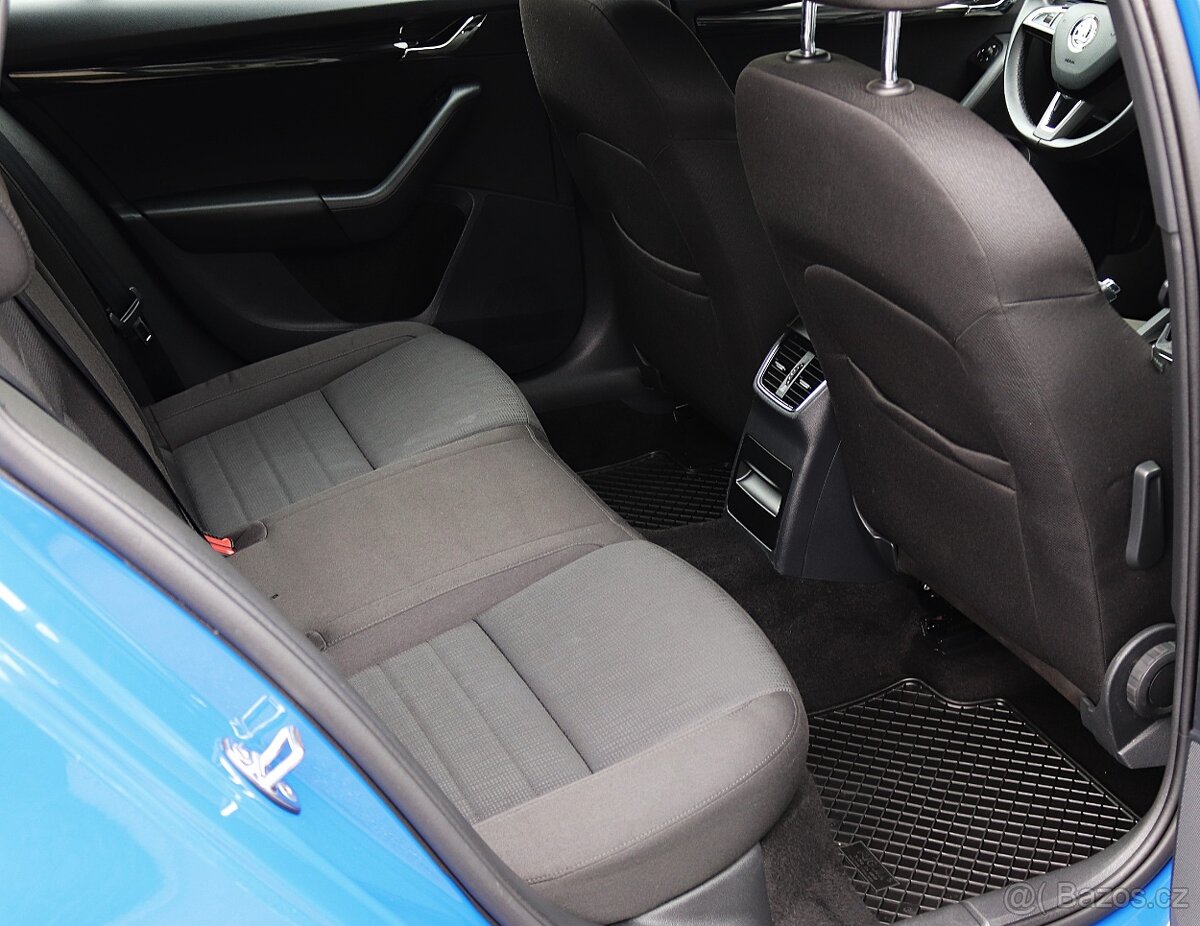 ŠKODA OCTAVIA 3 TDi - AUTA na splátky BEZ registrů a příjmu - 11